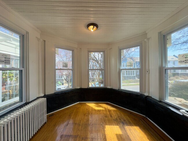 Building Photo - Charming 3 Bedroom/2 Bathroom Townhome in Ednor Gardens-Lakeside, MD!