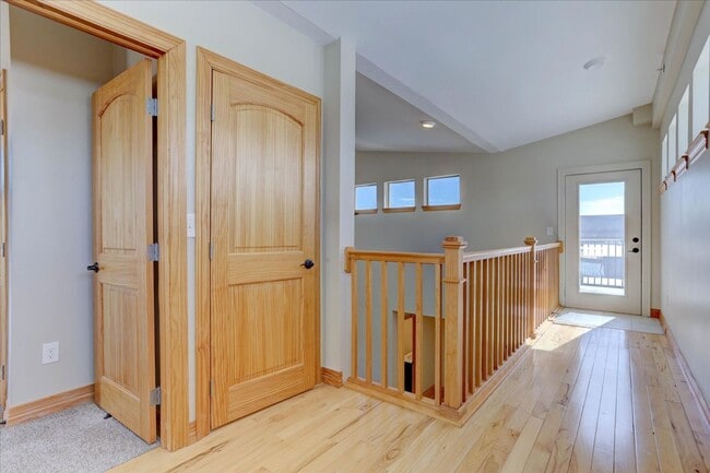 Building Photo - Caretaker Unit Available, Utilities Included, Mountain Views!