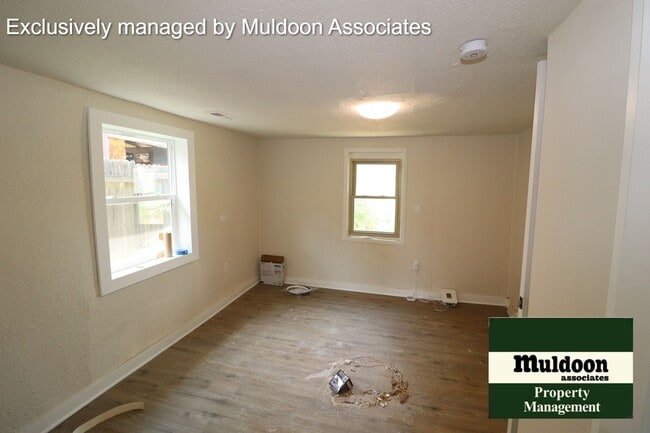 Building Photo - Adorable 2 bed 1 bath Recently remodeled!