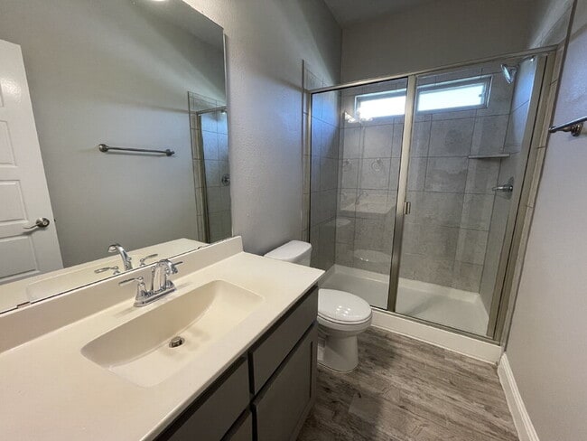 Building Photo - 281 Giddings Trl