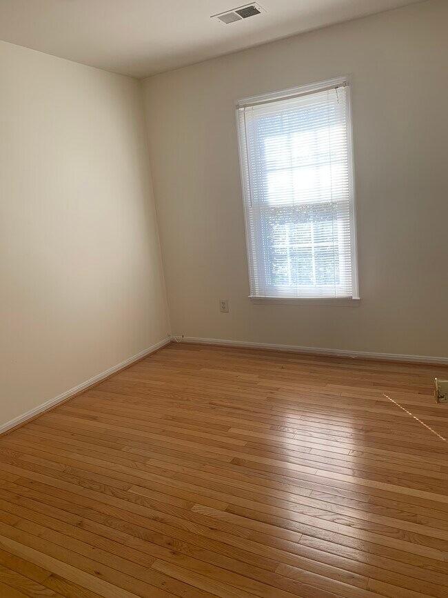 Building Photo - 19 Allenhurst Ct