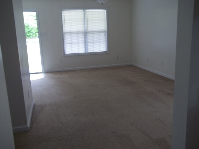 Building Photo - 413A Belgrade-Swansboro Rd