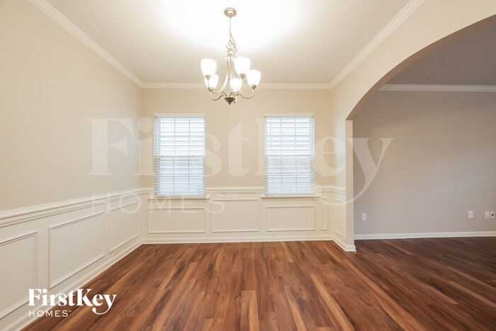 Building Photo - 16323 Wavenly House Dr