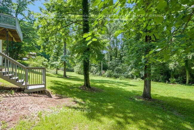 Building Photo - 5888 Simone Dr