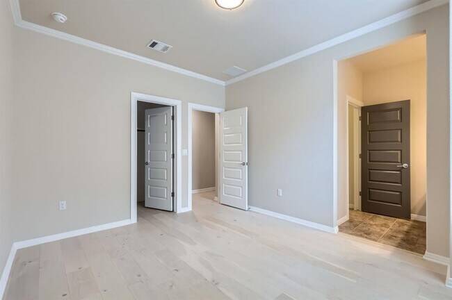 Building Photo - 10107 Ida Grove Ln