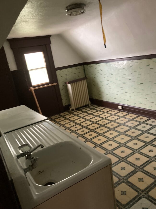 Building Photo - Chandler