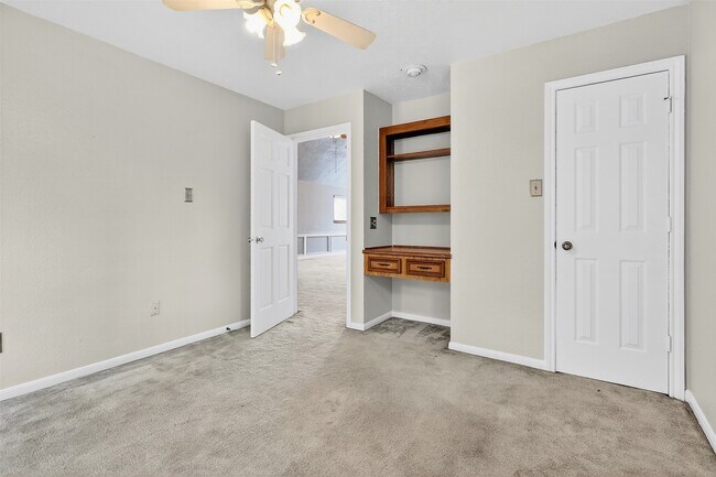 Building Photo - 18307 Forest Elms Dr