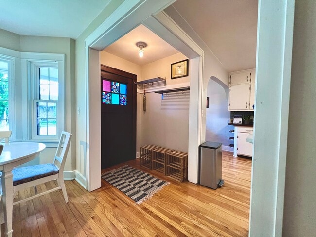Building Photo - The Ideal TC Downtown Retreat