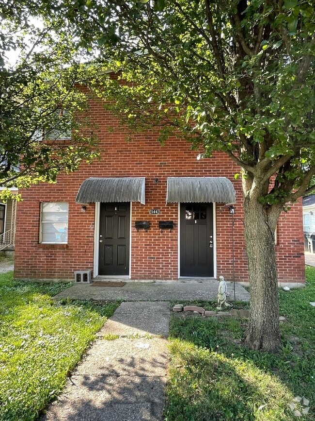 Building Photo - 544 Pemberton St