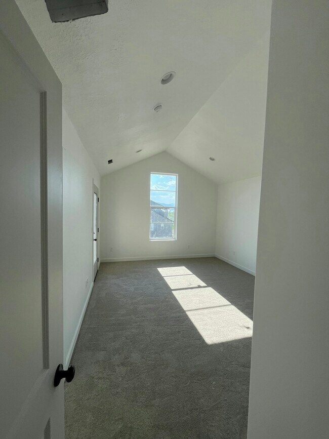 Building Photo - 3348 W 1570 N