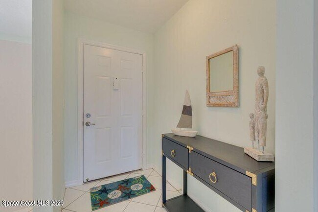 Building Photo - 6124 S River Run Dr