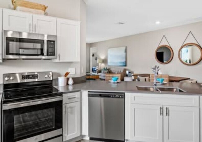Building Photo - 4013 Redbridge Lp