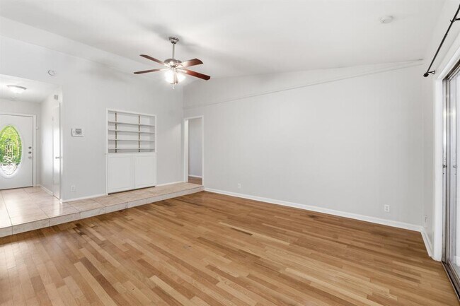 Building Photo - 1409 Desert Quail Ln