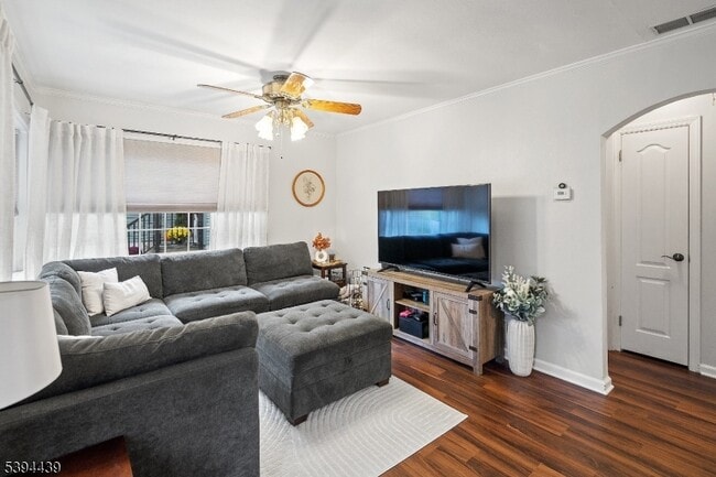 Building Photo - 90 Ford Rd