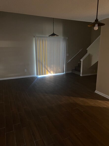 Building Photo - 5486 Pinehaven Ct