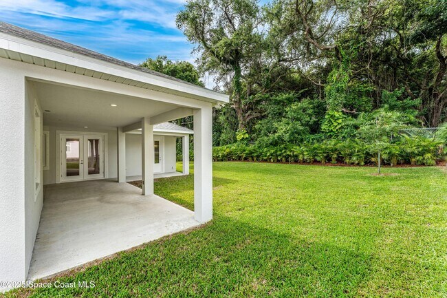 Building Photo - 35 Loch Ness Dr