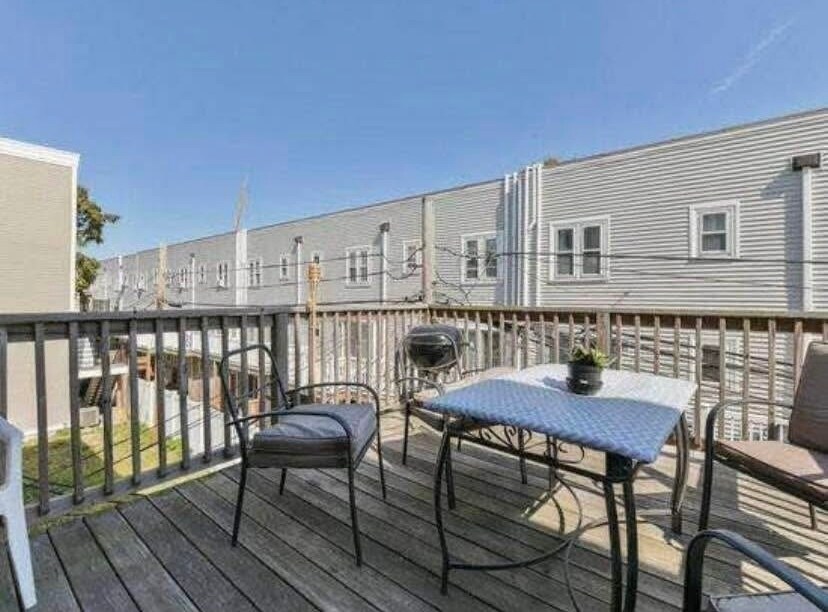 Building Photo - 102 W 3rd St