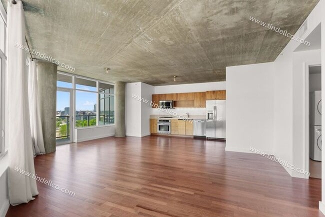 Building Photo - The Civic | 11th Floor 2BD/2BA with Stunning Portland Views, Free Parking and Free Utilities!