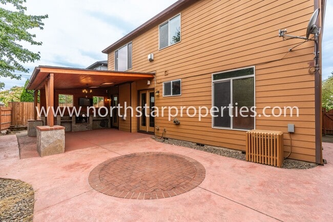 Building Photo - 20462 SW Arnold Pl