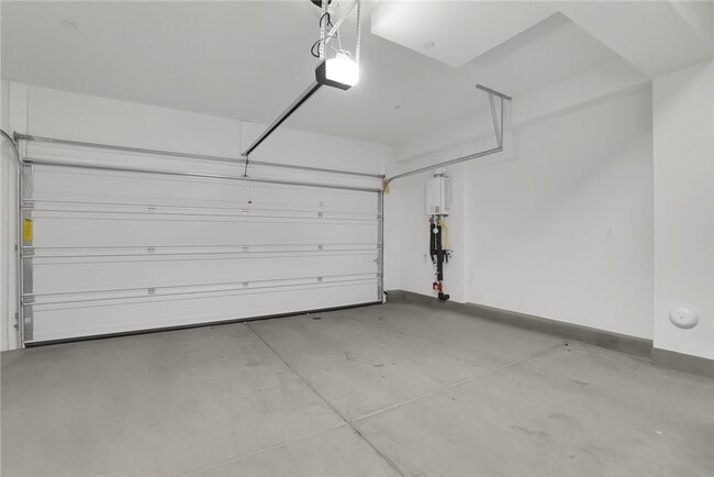 Building Photo - 140 Allusion