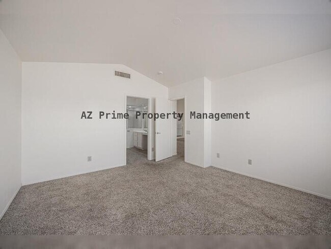 Building Photo - 4326 E Encinas Ave