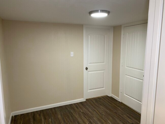 Building Photo - 5702 Golden Grove Ln