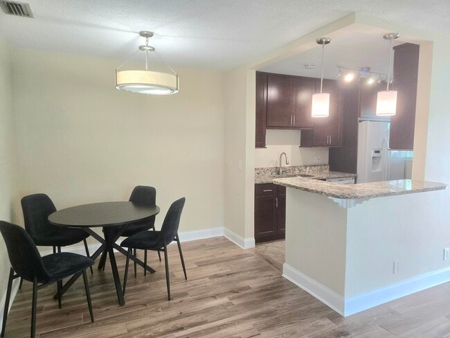 Building Photo - 3101 Albatross Rd