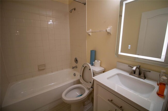 Building Photo - 14369 Babylon Way