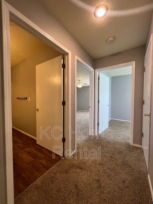 Building Photo - 2128 Highridge Dr