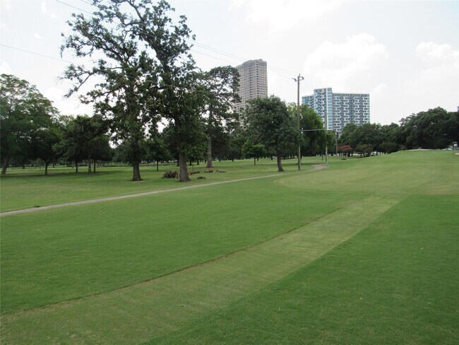 Building Photo - 3249 Dixie Dr