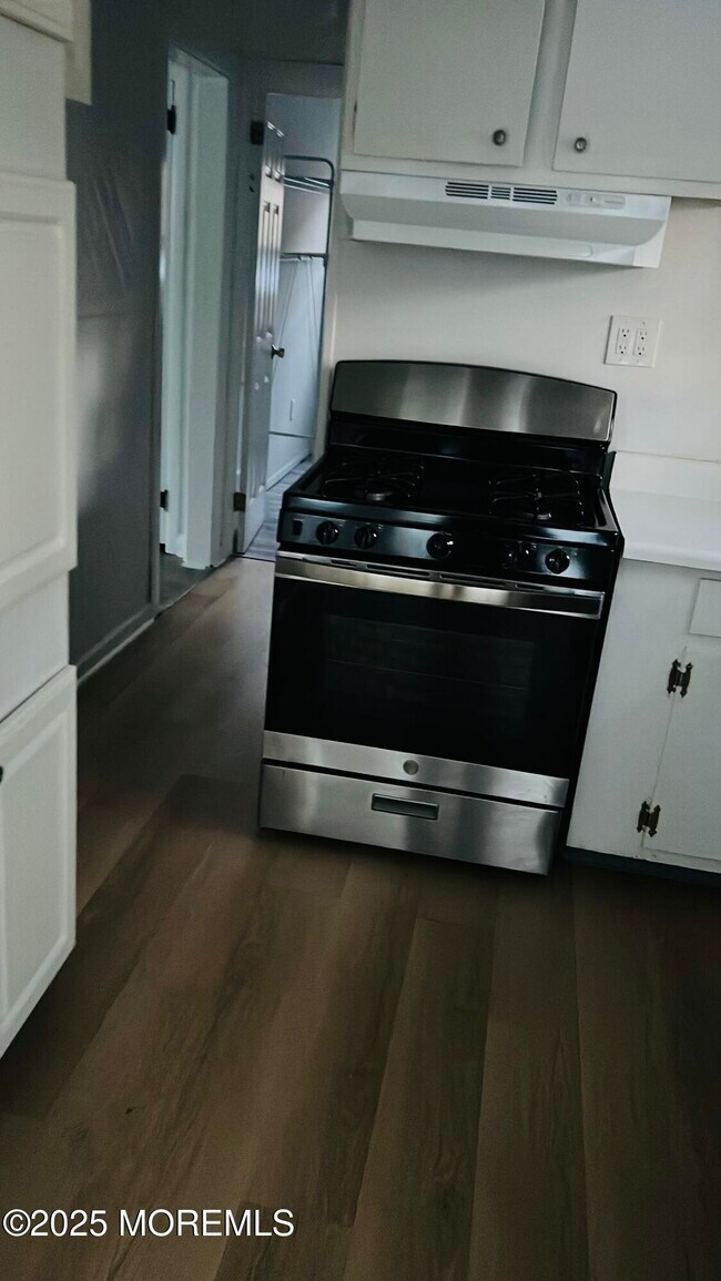 Building Photo - 439 Mantoloking Rd