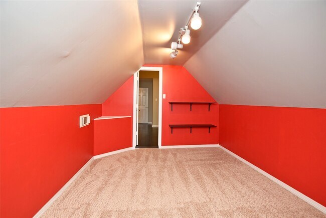 Building Photo - 19810 Emerald Leaf Dr