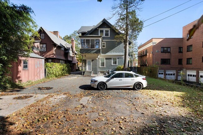 Building Photo - 590 Whitney Ave