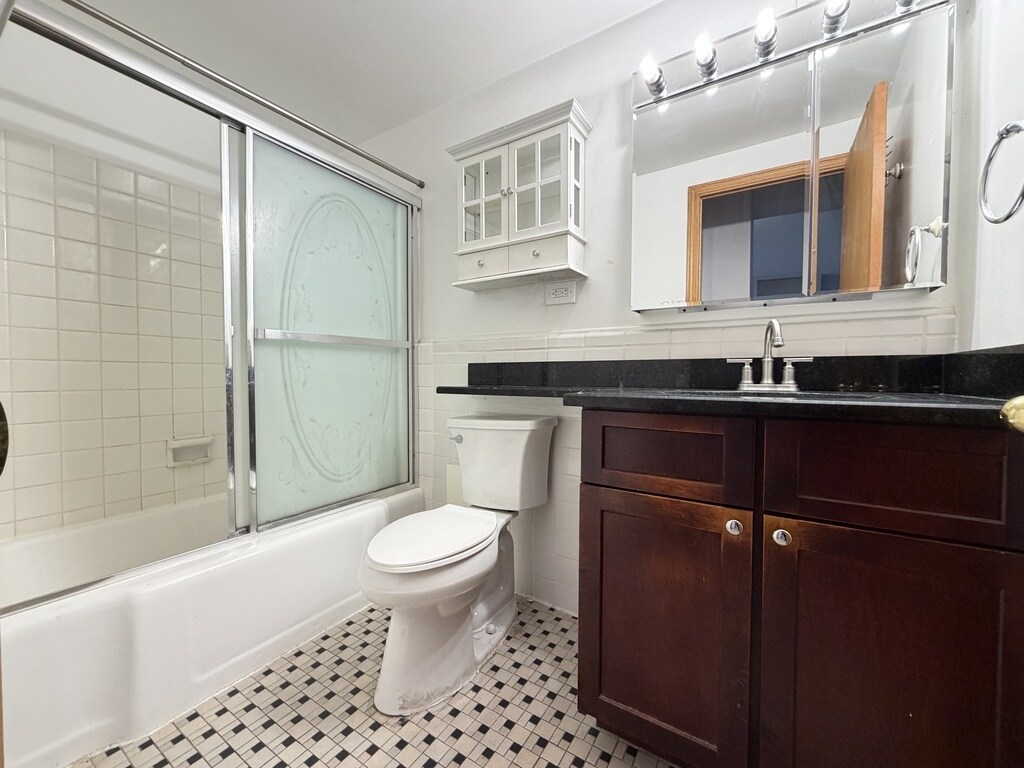 Building Photo - 4180 N Marine Dr