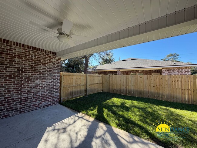 Building Photo - Beautiful 2 Bedroom Duplex in Fort Walton Beach near Beal Parkway!