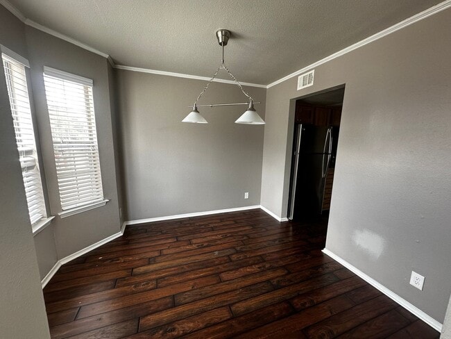 Building Photo - 600 Bagby Ave