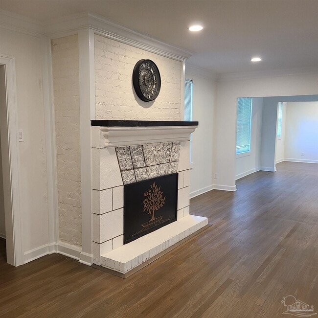 Building Photo - 1301 W Lee St