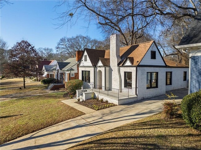 Building Photo - 1639 Stokes Ave SW