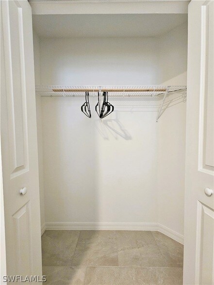 Building Photo - 5739 Oakmont Ct