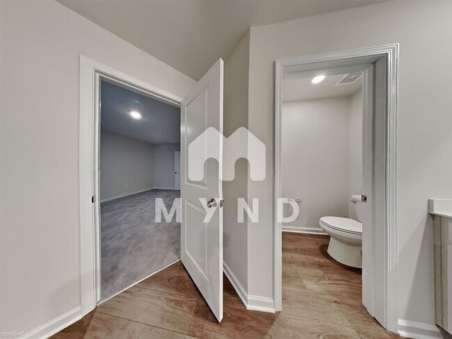 Building Photo - 3 br, 2.5 bath Townhome - 145 Eagle Chase Dr