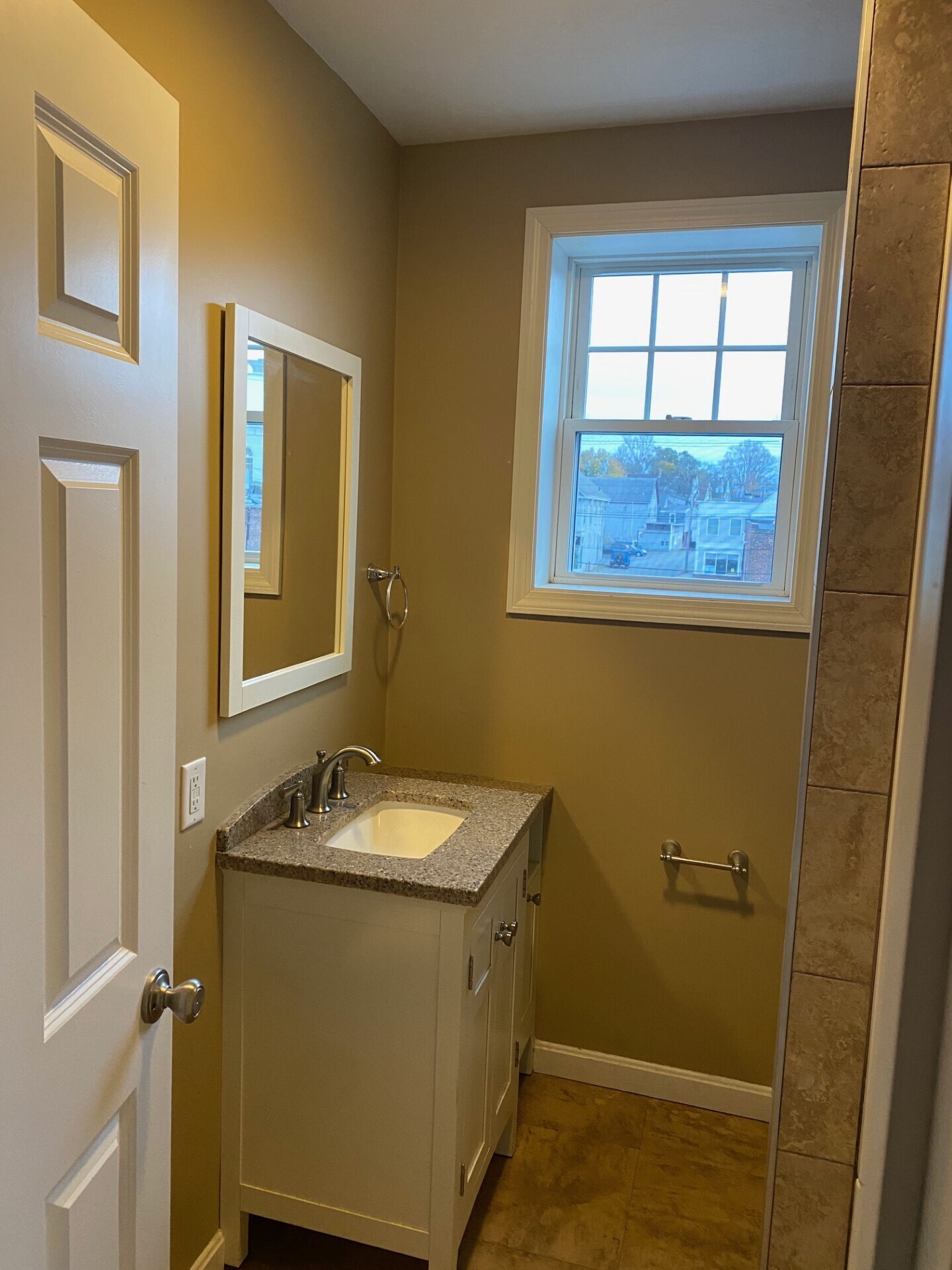 Building Photo - 17 Whitman Ave