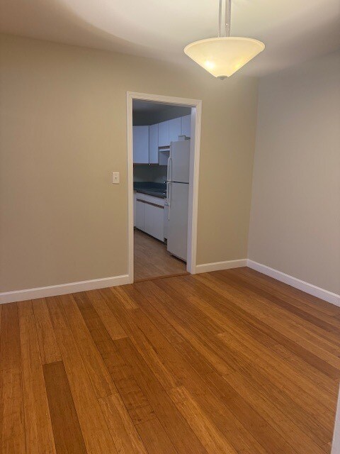 Building Photo - 527 W Eastman St