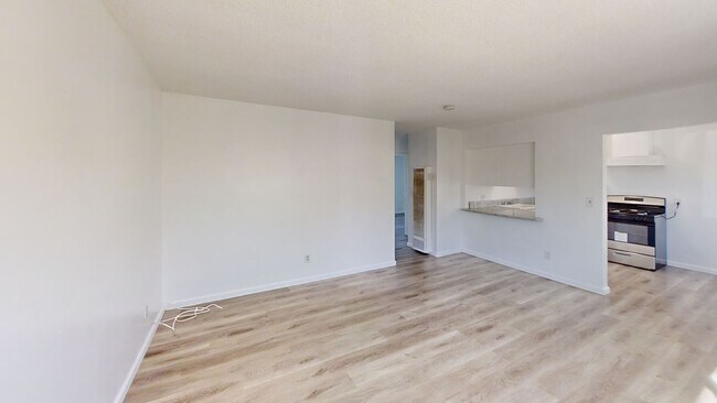 Building Photo - 1481 E Jacinto View Rd