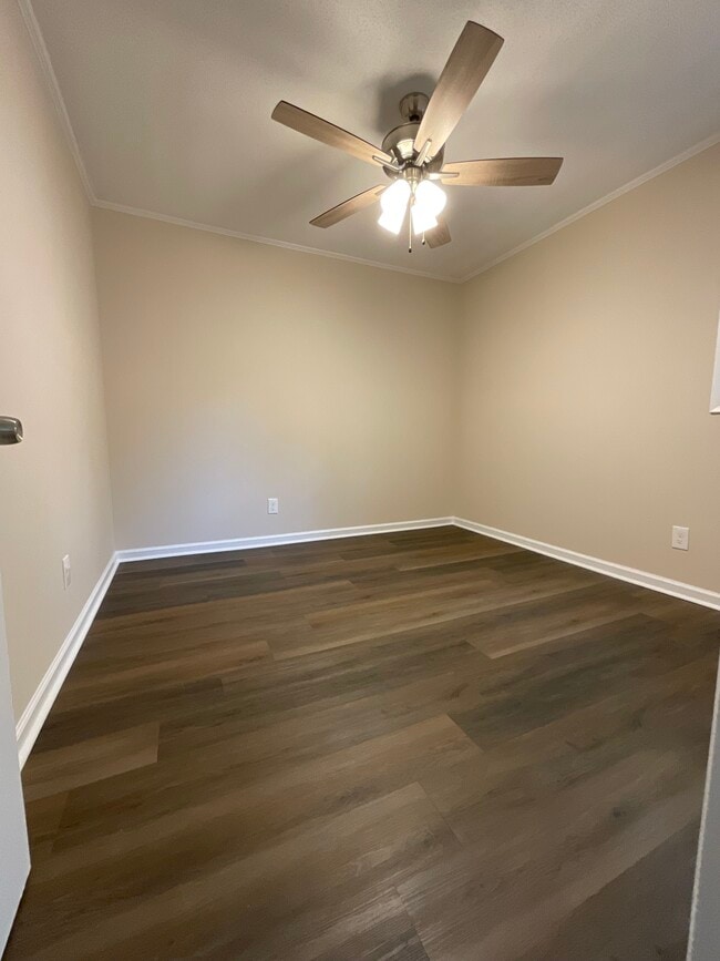 Building Photo - 1210 Dunwoody Dr