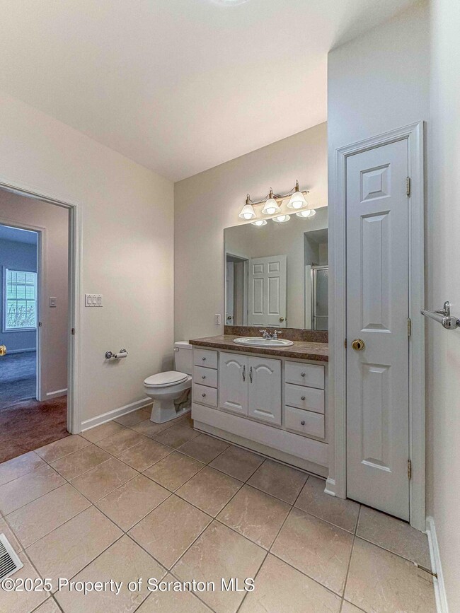 Building Photo - 4013 Pond View Dr