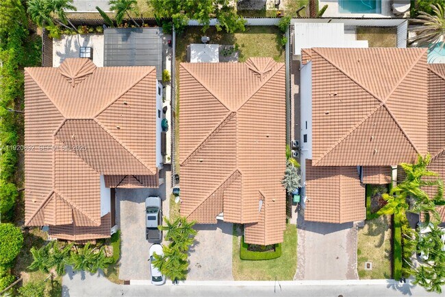 Building Photo - 1023 NW 100th Ave