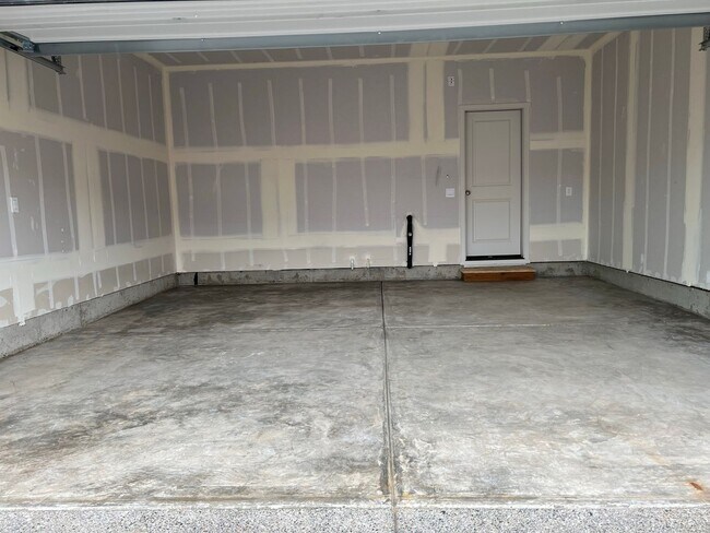 Building Photo - 619 NE 72nd St