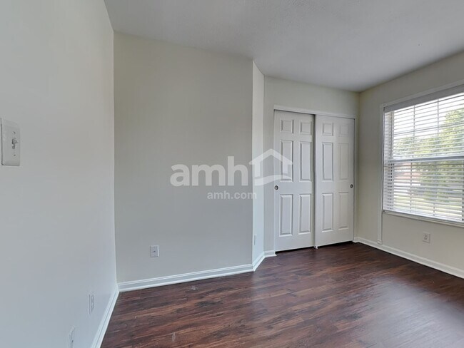 Building Photo - 1048 Reveres Run