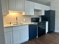 Building Photo - 24 Knighton St