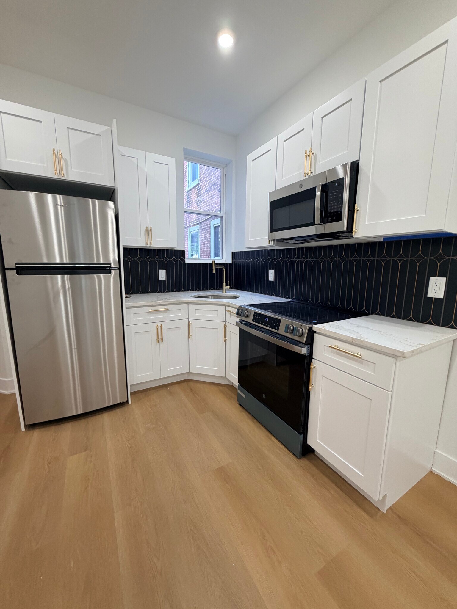 Building Photo - 1325 Kerbaugh St